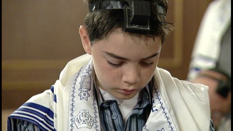 Beim Gebet in der Synagoge