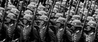 schwarz weiß Bild von Soldaten