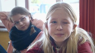 Nora in New York (mit Audiodeskription) (Dokumentarfilm) – Dokumentarfilm · dok' mal!  Filmbildung bei Planet Schule