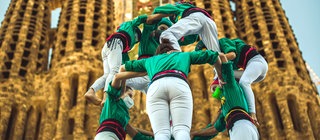 Menschenpyramide vor Sagrada Familia, Barcelona